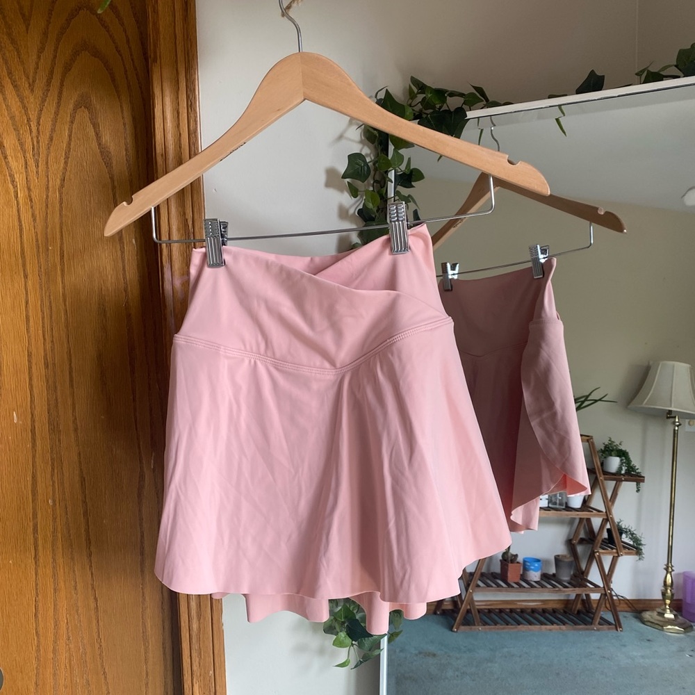 HALARA SKIRT (pink) XS brand new never worn